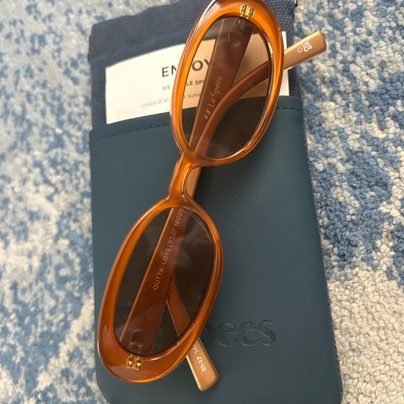 Le Specs Accessories - Caramel Le Specs Oval Sunglasses
